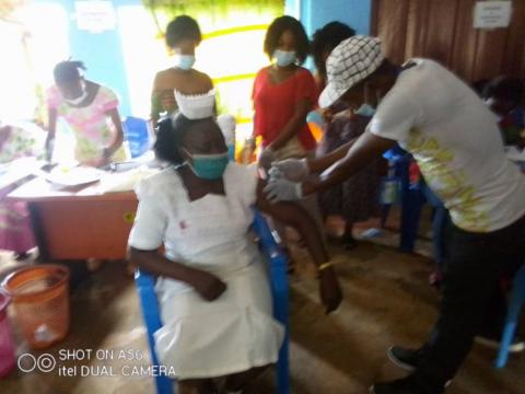 DMO Grant and matron taking EBOLA VACCINE in Kenema Government Hospital