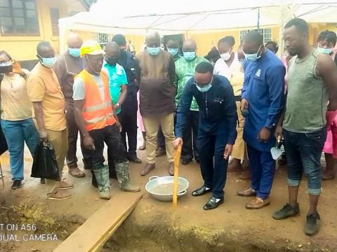 Deputy minister one turning the sod for DHMT office in Kenema