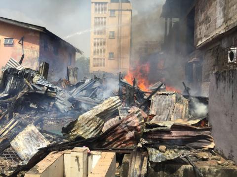 Fire leaves many homeless in central Freetown | Politico SL