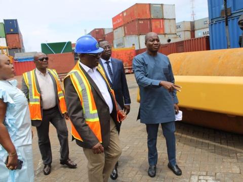 Maripoma CD Mahama Ayariga(right) shows Chief Minister JJ Saffa Equipment