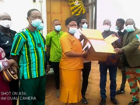 NMSA logistics manager handling over the drugs to DHMT Kenema