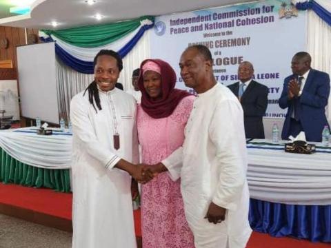 Chief Mediator  Madam Fatoumata Jallow-Tambajang flanked by Chief Minister David Sengeh (L) and Samura Kamara (R)