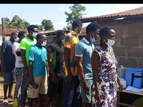 Residents of Pujehun lined up to receive their vaccines